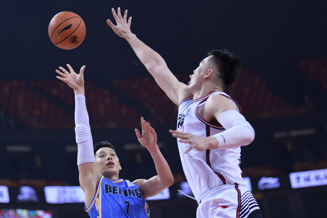 北京首钢今晨止住颓势，志在欧冠名次提升，媒体盛赞，轮换策略成焦点的简单介绍