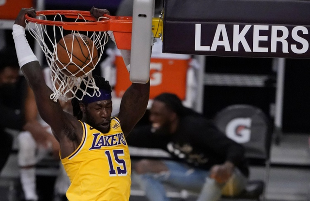 包含里尔训练开放日,冲刺阶段队长鼓劲引欢呼,德甲在即,训练强度明显提升的词条 包含里尔训练开放日,冲刺阶段队长鼓劲引欢呼,德甲在即,训练强度明显提升的词条